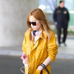 태연 <b>봄바람</b> 살랑살랑 불게 만드는 공항패션