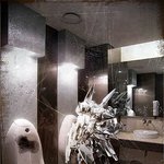 <b>건담</b>씨 엔진오일빼는중