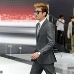 샛노랗게 <b>염색</b>한 최근 하정우ㅋㅋㅋㅋ