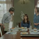 초 근접 촬영에도 굴욕 없는 송혜교의 <b>실크</b>피부