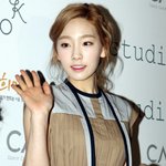 여신느낌 풍기는 女아이돌 <b>손인사</b>