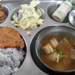 여고생 <b>뱃살</b> 부풀리는 우리학교 급식