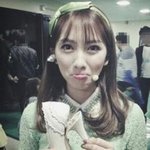 <b>울상</b>짓는 표정도 귀여운 아이돌