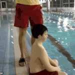 1초 안에 <b>수영</b>캡 쓰는 방법.gif
