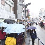 하늘색 슈트도 완벽하게! 송중기 라네즈<b>옴므</b> 팬사인회 현장