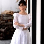 송혜교는 어떻게 이런 원피스도 사랑스럽게 소화하는지..