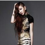 아이돌의 과감한 <b>반삭</b> 머리