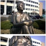 담배 물고 있는 <b>동상</b>.jpg