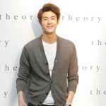 띠어리 <b>행사장</b>에 방문했던 스타들