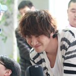 큐티비 캠페인 광고 모델된 이광수 기럭지좀 <b>보소</b> ㅎㄷㄷ