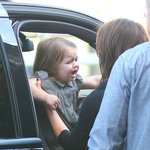 <b>울음</b> 터진 하퍼 달래주는 엄마랑 오빠들