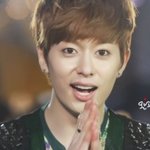 이 남자 몇살로 <b>보임</b>???