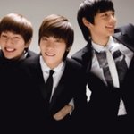 품격있는 아이돌의 블랙 <b>수트</b>