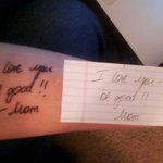 마음이 뭉클해지는 <b>문신</b>