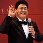 턱시도 입고 흥을 <b>주체</b> 못 하는 김준현ㅋㅋㅋㅋㅋㅋ