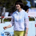 똑단발 머리가 잘 어울리는 <b>정가</b>은