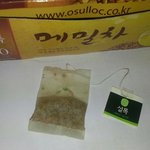 설x 메밀차 티백안에 이상한 이<b>물질</b>이 발견됐어요.