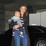 막 찍어도 화보? 무보정 촉광<b>피부</b> 자랑하는 연예인 <b>피부비결</b>은?