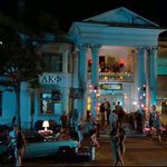 백인 여자들을 쫒는 남성들에 대한 일침