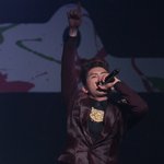 팬들의 <b>호응</b>을 원하는 아이돌