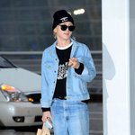 신발 <b>짝짝이</b>로 신은 키