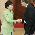 오늘의 유머 라는 사이트 하는 사람있음?