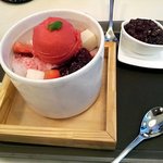 커피마시는 남자 분위기있어보임