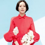 쌍둥이 <b>자녀</b>들과 화보 찍은 이영애