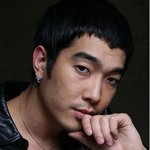 솔직히 <b>이분</b>이 남자아이돌 중에 제일 잘생기신 듯