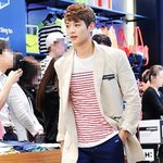 샤이니 민호의 치노<b>팬츠</b> 핏