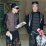 월드<b>투어</b> 마치고 입국하는 지드래곤, 연신 싱글벙글~