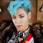 <b>스모키</b> 화장이 어울렸던 남자 아이돌