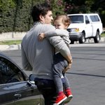 플린이를 너무 불편하게 안는 올랜도 <b>블룸</b>ㅋㅋㅋㅋㅋㅋ