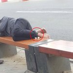 이게 그 유명한 <b>발찌</b>인가요? ㅋㅋ