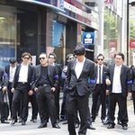 명동에 뜬 이 남정네들..ㅎㄷㄷ