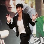 ‘은밀하게 위대하게’ 쇼케이스 나타난 <b>댄디</b>남 김수현-!!