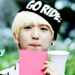 <b>금발</b>이 잘 어울리는 아이돌