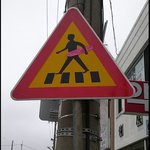 지나가던<b>행인</b>...