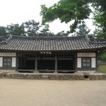 <b>영남대</b> 민속촌경내의 기와집