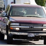 동거 <b>청산</b>하고 짐싸서 나온 로버트 패틴슨.. 헤어졌나?