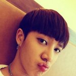 <b>도톰</b>한 입술이 매력적인 아이돌