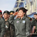 <b>제복</b>이 어울리나요?