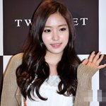 참 오밀조밀하게 생긴 손나은