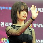 시크하게 <b>손인사</b> 하는 스타들