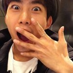<b>반지</b> 자랑하고 싶은듯한 아이돌 셀카