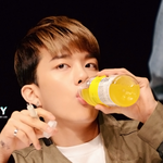 <b>유영재</b> 노래도잘하면서잘생기지마ㅠㅠ
