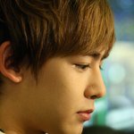 긴 <b>속눈썹</b>이 매력인 男아이돌