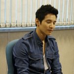 그 남자의 <b>데님</b>셔츠...