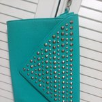 <b>민트색</b> 클러치에 어울릴만한거 쫌추천해주세요...