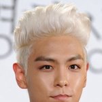 아이돌의 파격적인 백발머리<b>st</b>